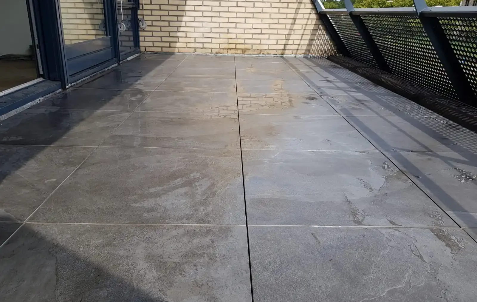 60x60-tegels leggen op twee balkons Leusden