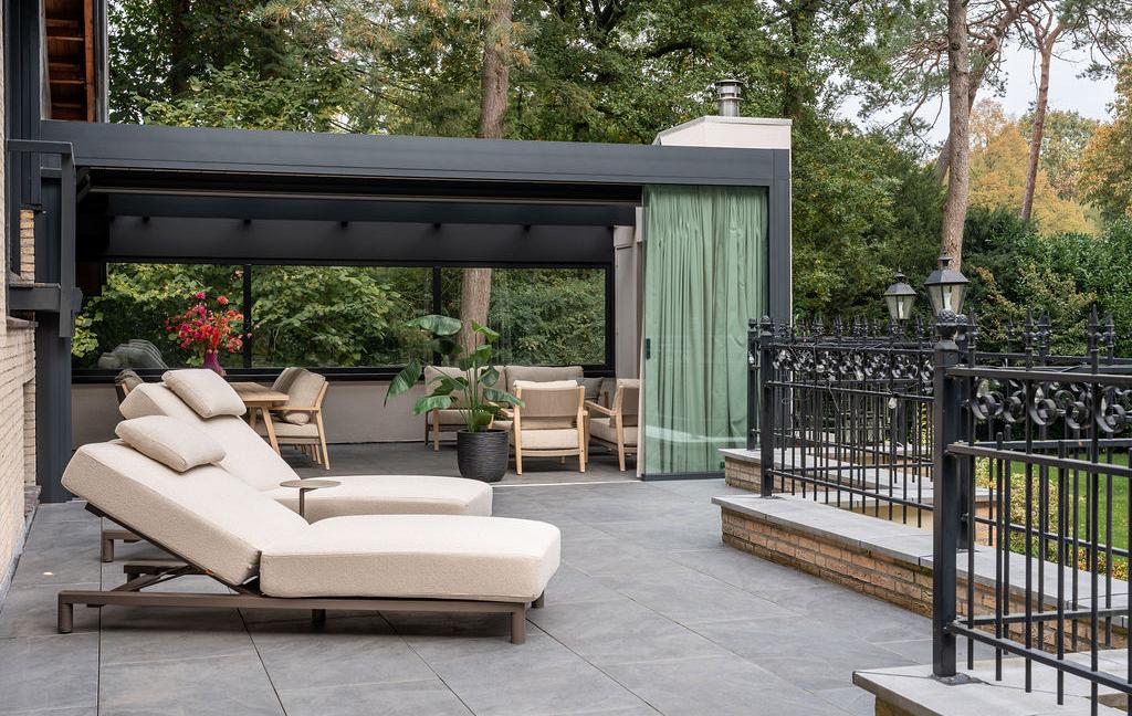 Modern dakterras in Japandi stijl