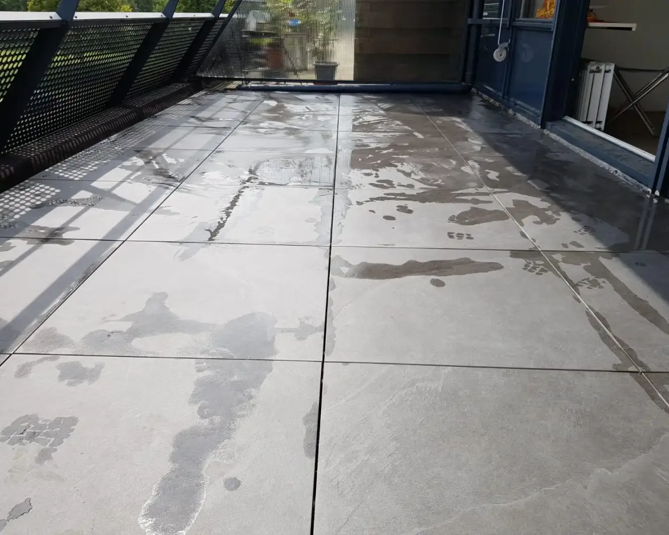 60x60-tegels leggen op twee balkons Leusden