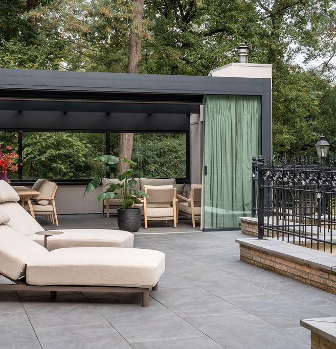 Modern dakterras in Japandi stijl