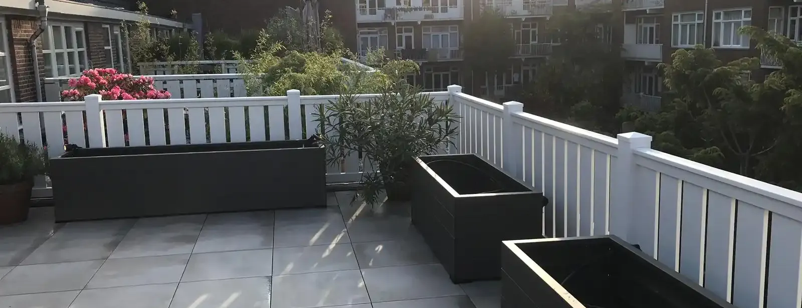 Complete renovatie groot dakterras Amsterdam