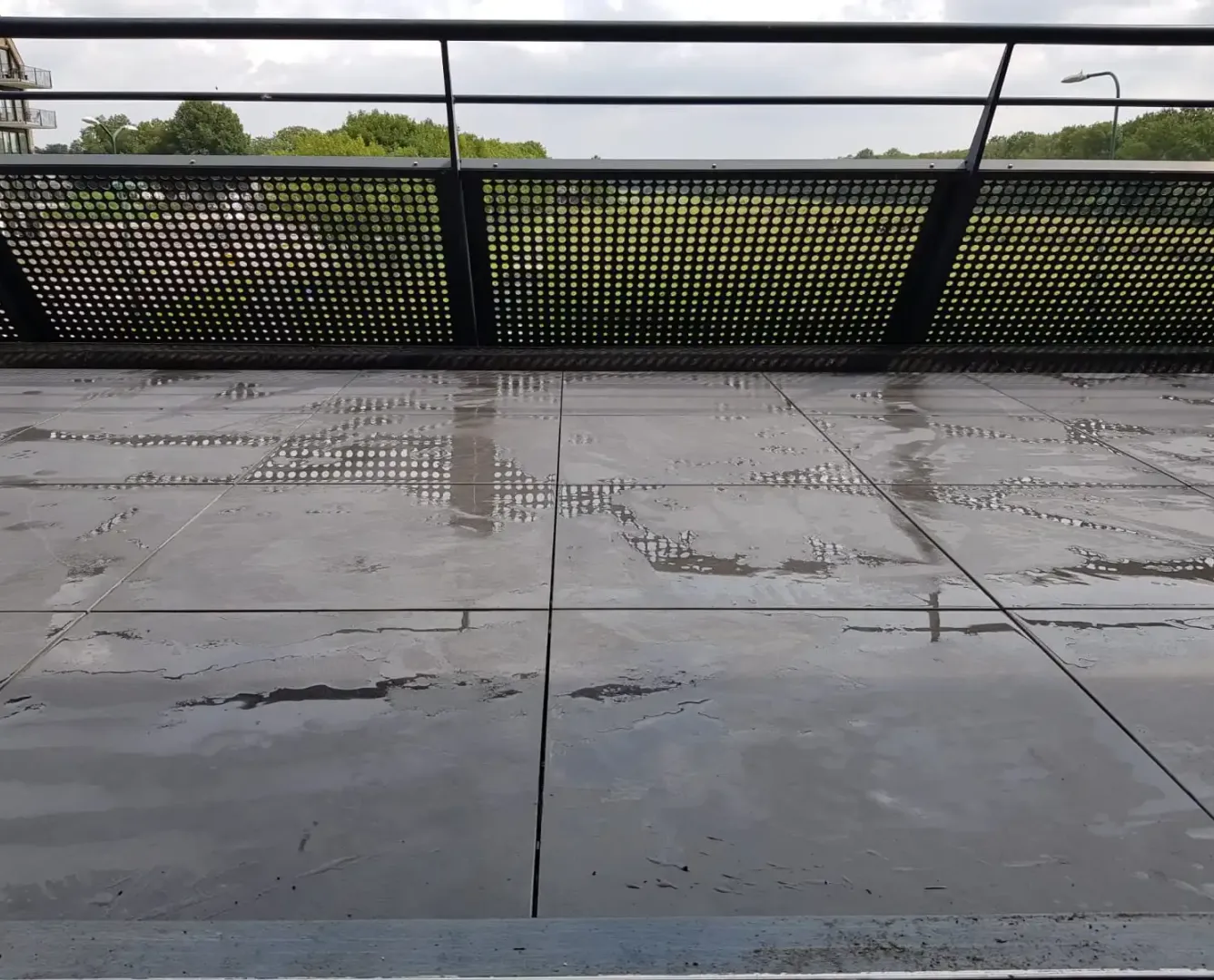 60x60-tegels leggen op twee balkons Leusden