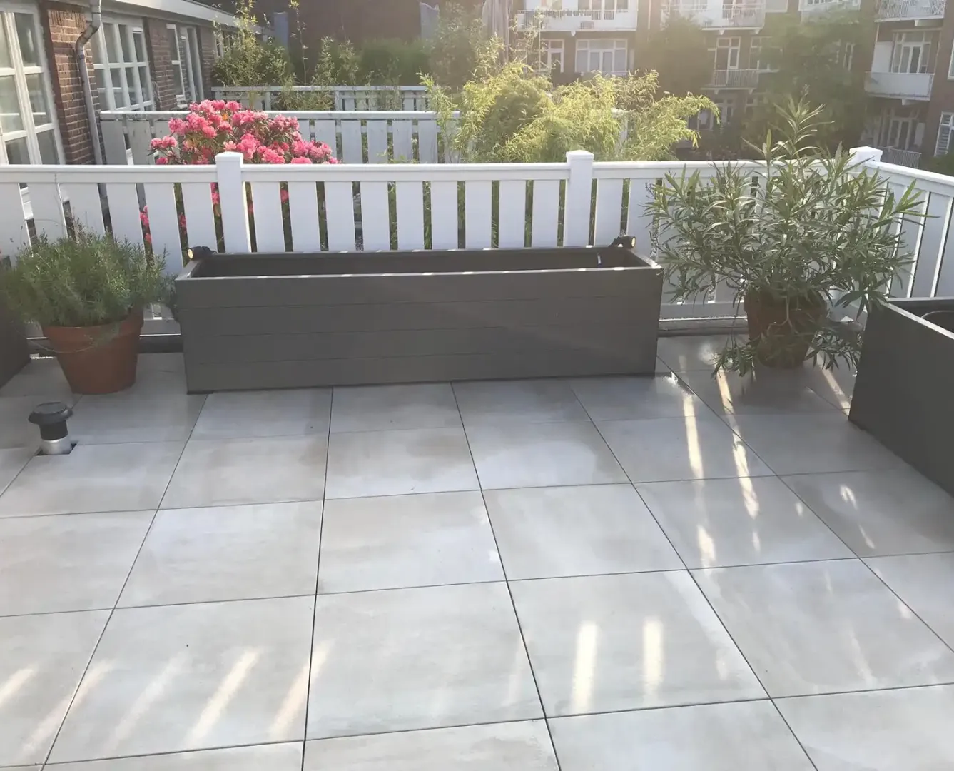Complete renovatie groot dakterras Amsterdam