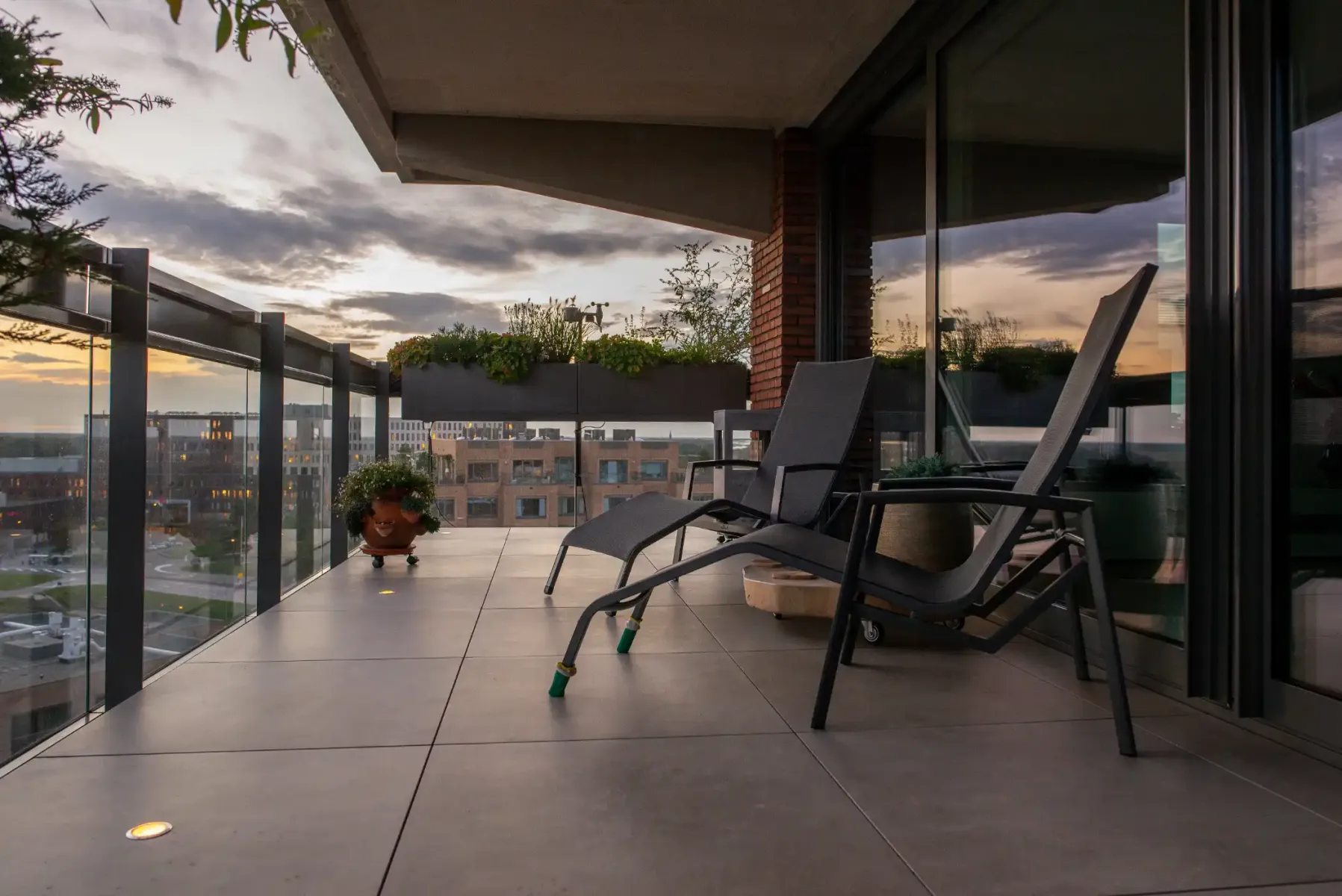 balkon tijdens golden hour