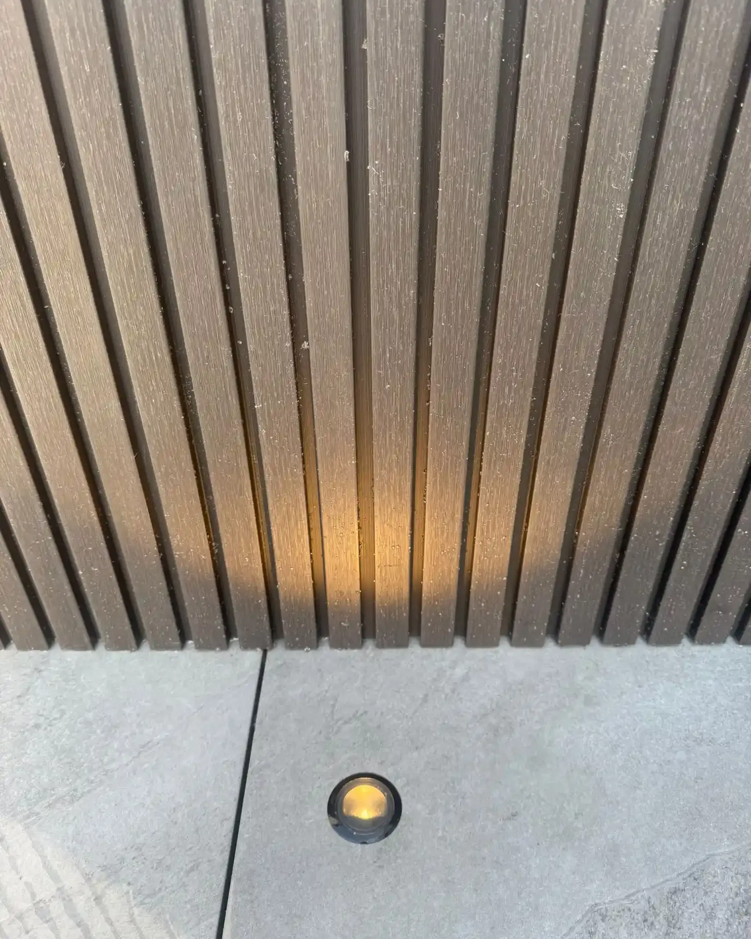 spot op wandbekleding