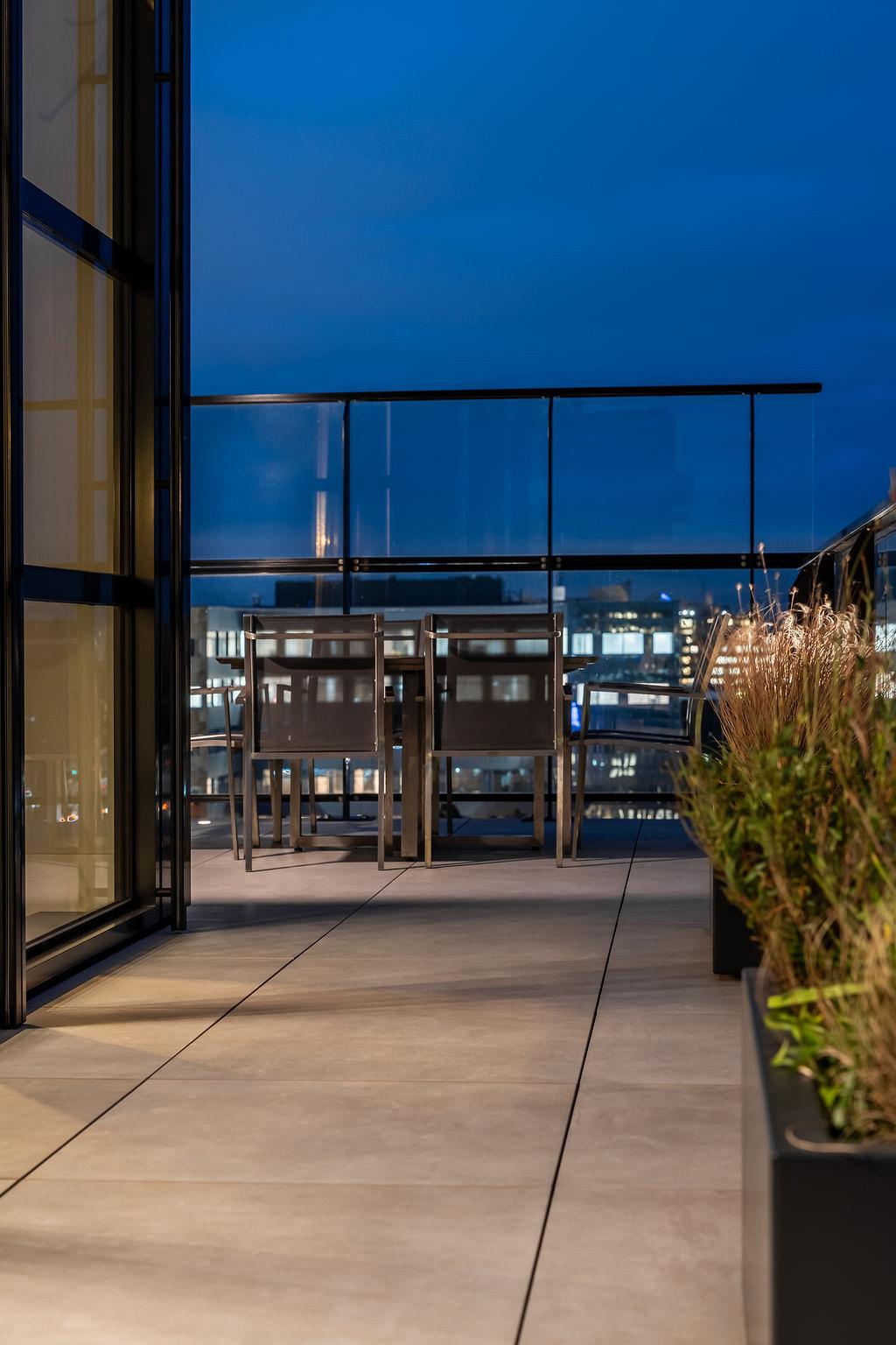 dakterras in het donker