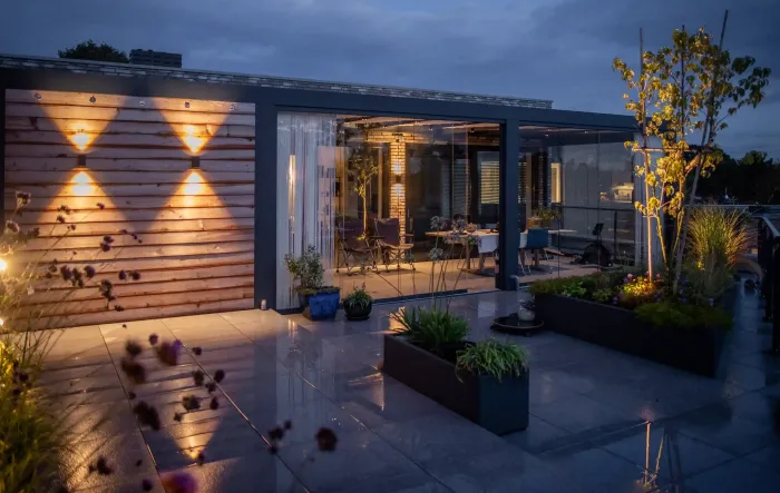 Groot dakterras met verlichting in Ermelo