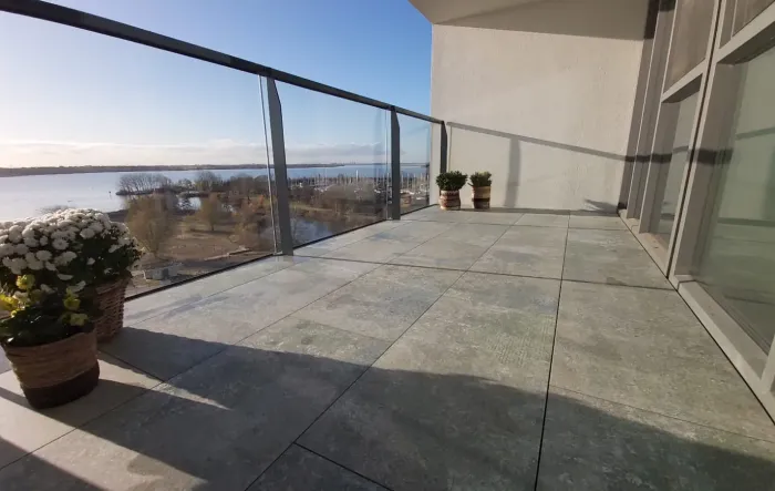 Balkon met unieke vloer in Almere