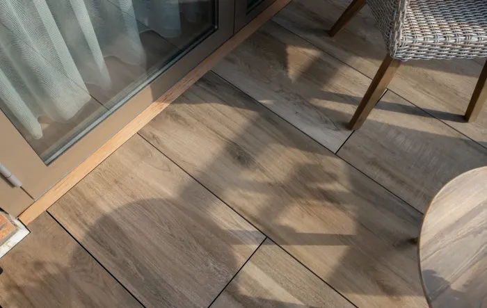 Wat is het beste formaat tegel voor een balkon of dakterras?