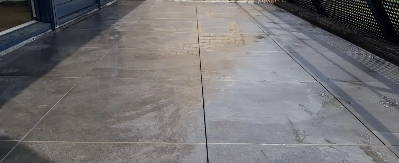 60x60-tegels leggen op twee balkons Leusden